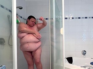 WeAreFukBunnies BBW Wife Slut Shower