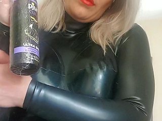 Blonde solo jerking off