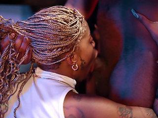 Honeydippedc Gets Intimate for the Night