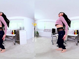 Cute amateur brunette naughty in solo jerking show on camera