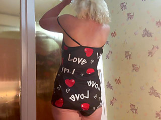 Step mom shocked that her step son wank with her videos