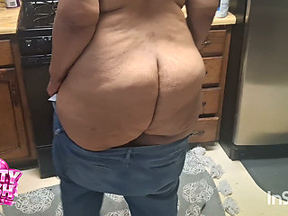 JAMAL ANAL KING FILMS ANAL QUEEN DAILY SO YOU CAN SEE HER PHAT JUICY ASS
