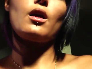 Squirting on the Bar HD