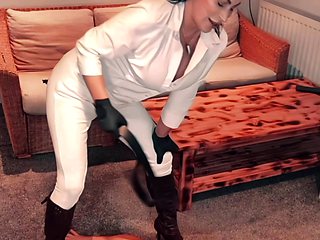 Cheep looking amateur milf brunette Vannah