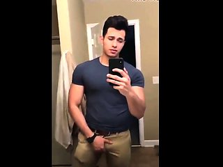 Beau Mec: Big Cock Muscle Stud on Cam