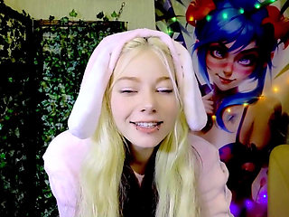 Bunny Dance and Blowjob