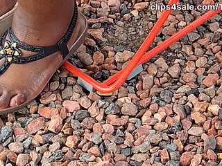 Thick Ebony Thighs N BBW Mature Feet with Plump Juicy Yellow Toes