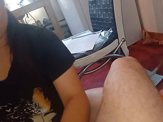 My Stepsister Sucks My Dick in the Morning and I Fill Her Mouth with Cum