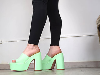 (669) Shoe Collection: Green Block Heel Mules - Dame Olga (4k)
