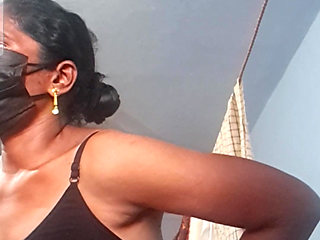 Tamil aunty fingering and urine passing