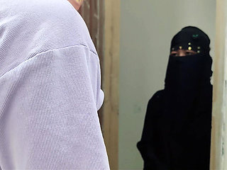 Fuck sexy begger Desi aunty juicy pussy when no one at home