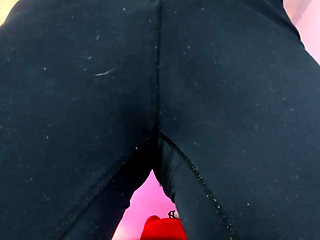 Squirting and peeing my yoga pants