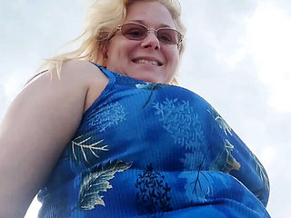 Putarankahotmilf Teasing Piss Secret on Beach - Big Ass Flashing Pussy Close Up