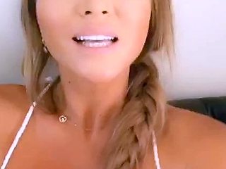 Horny brunette amateur milf solo pussy toying show on couch