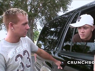 Twink fucked barbeack by a straight in the car