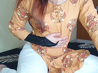 Big ass indian Girlfriend enjoying pussy fingering and missionary pounding.