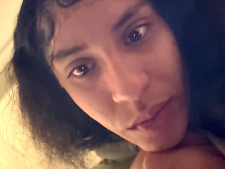 Hairy natural pussy squirting