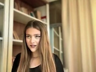 Brunette Solo Webcam Masturbation