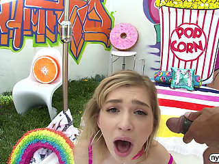 Mackenzie is a squirt machine