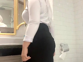 Hijab tobrut colmek for a moment before leaving for work