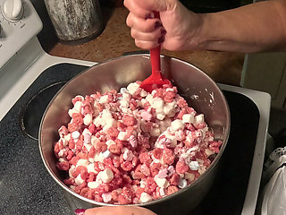 Cheryl Cooks a Halloween Treat