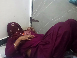 Bhabhi ji ki mast thukaee aur pilai
