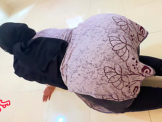 Unexpected Dirty Sex with Arabian Beauty Big Ass & Huge Boobs Maid While She Cleans - Cum Unlimited