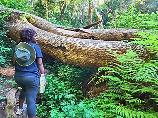 MILF Gets Her Pussy Eaten and Fucked at the River