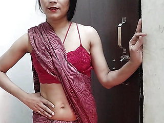Aunty ko saman dene ke bahane pel diya