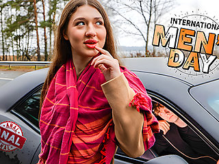 Shy Miss Sunset repays ride with sloppy car blowjob at ClubSweethearts