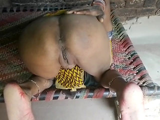 Seeing the big ass, the husband's heart was filled with lust and what he did