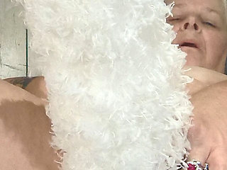 Whats That Fuzzy Kinky Toy Going in Her Fuzzy Pussy?