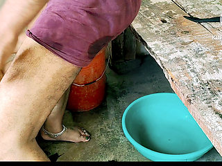 Indian Desi Step-mom fuking Bhathroom hard-core pusssy