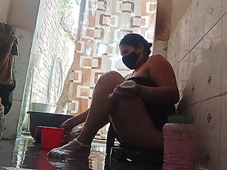 XXX Video of Naked Bhabhi Bathing