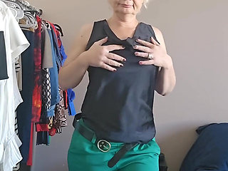 The Day Is Overheated, I'm All Wet, I Have a Craving for Sex