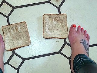 Long Foot Fetish clips at great Amateur Trampling collection