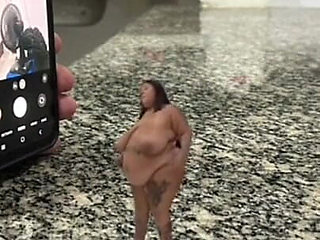 Shrunken BBW: Giant World Fantasy