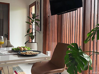 Hot Mommy in Bikini Woke Me up with a Special Breakfast POV