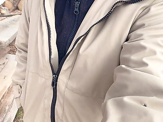Go Outside Then Pissing Pussy Show up