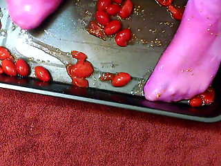 Gay, cd, for wet nylon feet and food lovers.