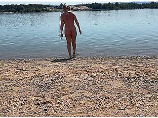 Met A Hot Girl On The Beach & Took Her Home To Fuck!