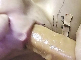 Blowjob queen shows how it's done