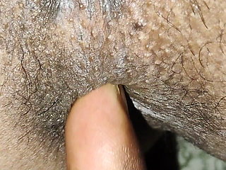 Desi BB ki bad tits look at the ass and press it.