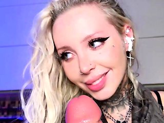 Tattoed Amateur Webcam Girl Hot Dildo Action Masturbation
