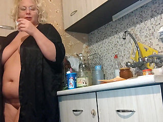 Pee compilation while doing daily things