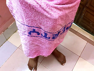 My stepsister crazy for fucking when she see my big panis