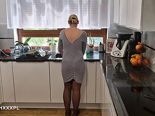 Kitchen Sex with Stepmom While She Washes the Dishes Squirt & Creampie