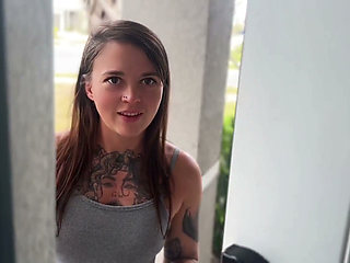 MILF with Big Ass Seduces Sex Therapist to Give Her an Orgasm