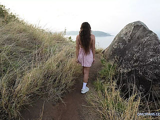 Petite amateur brunette deepthroats huge cock outdoors public sex