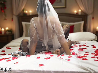 PERAYAAN HARI VALENTINE DENGAN PENGANTIN WANITA DICROT DI MULUT